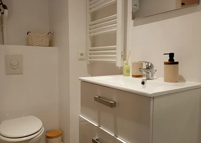 Charming In Center *